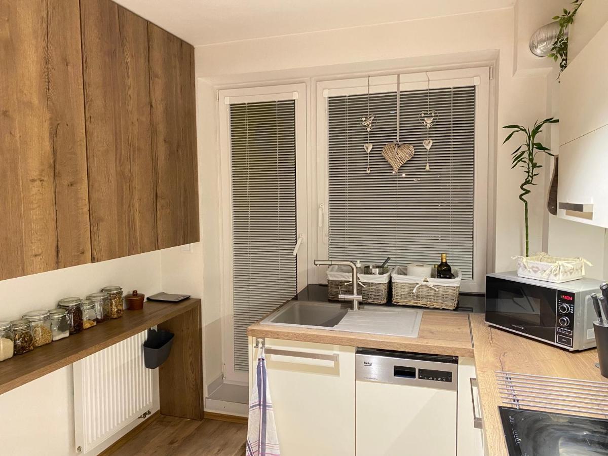 Ferienwohnung Apartman Slnecna Terasa S Vlastnym Parkovanim Na 2 Auta Žilina Exterior foto