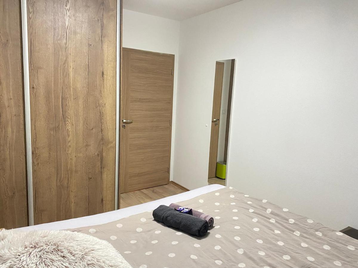 Ferienwohnung Apartman Slnecna Terasa S Vlastnym Parkovanim Na 2 Auta Žilina Exterior foto