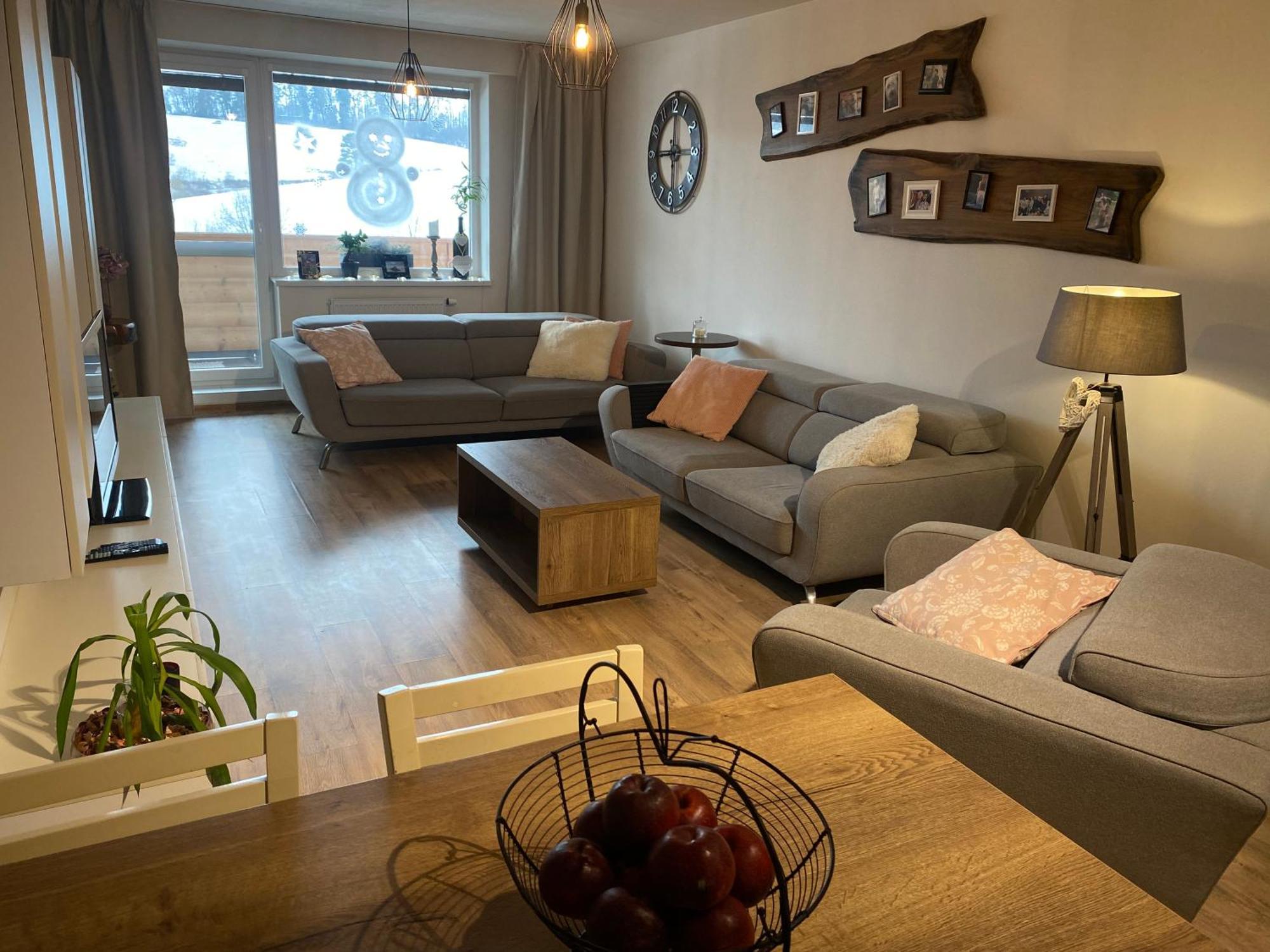 Ferienwohnung Apartman Slnecna Terasa S Vlastnym Parkovanim Na 2 Auta Žilina Exterior foto