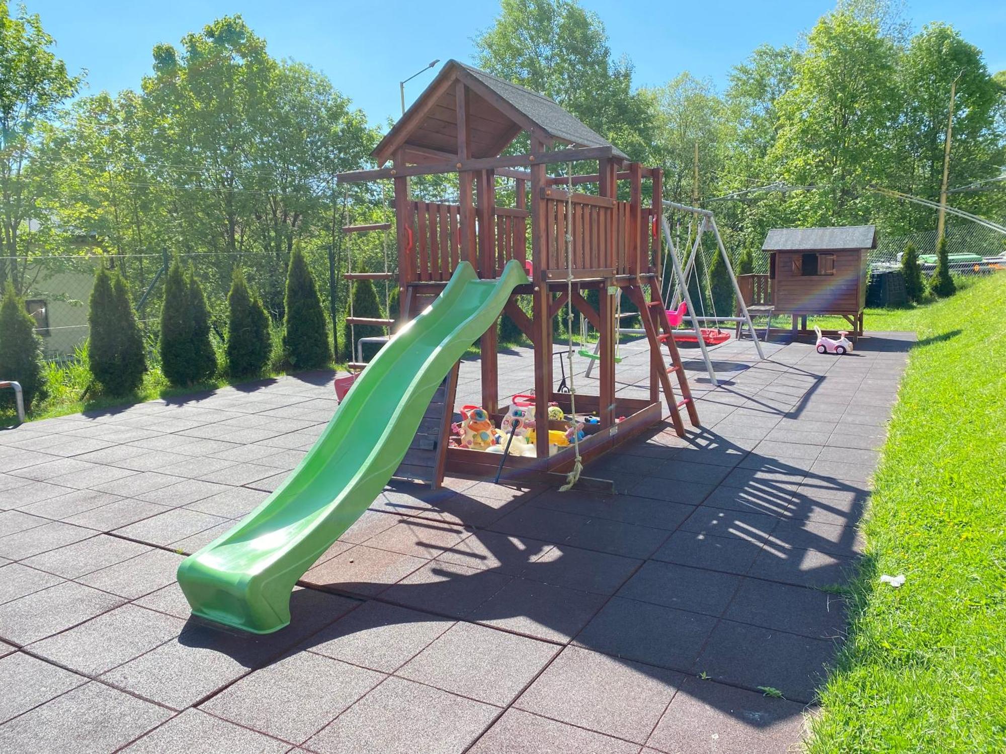 Ferienwohnung Apartman Slnecna Terasa S Vlastnym Parkovanim Na 2 Auta Žilina Exterior foto