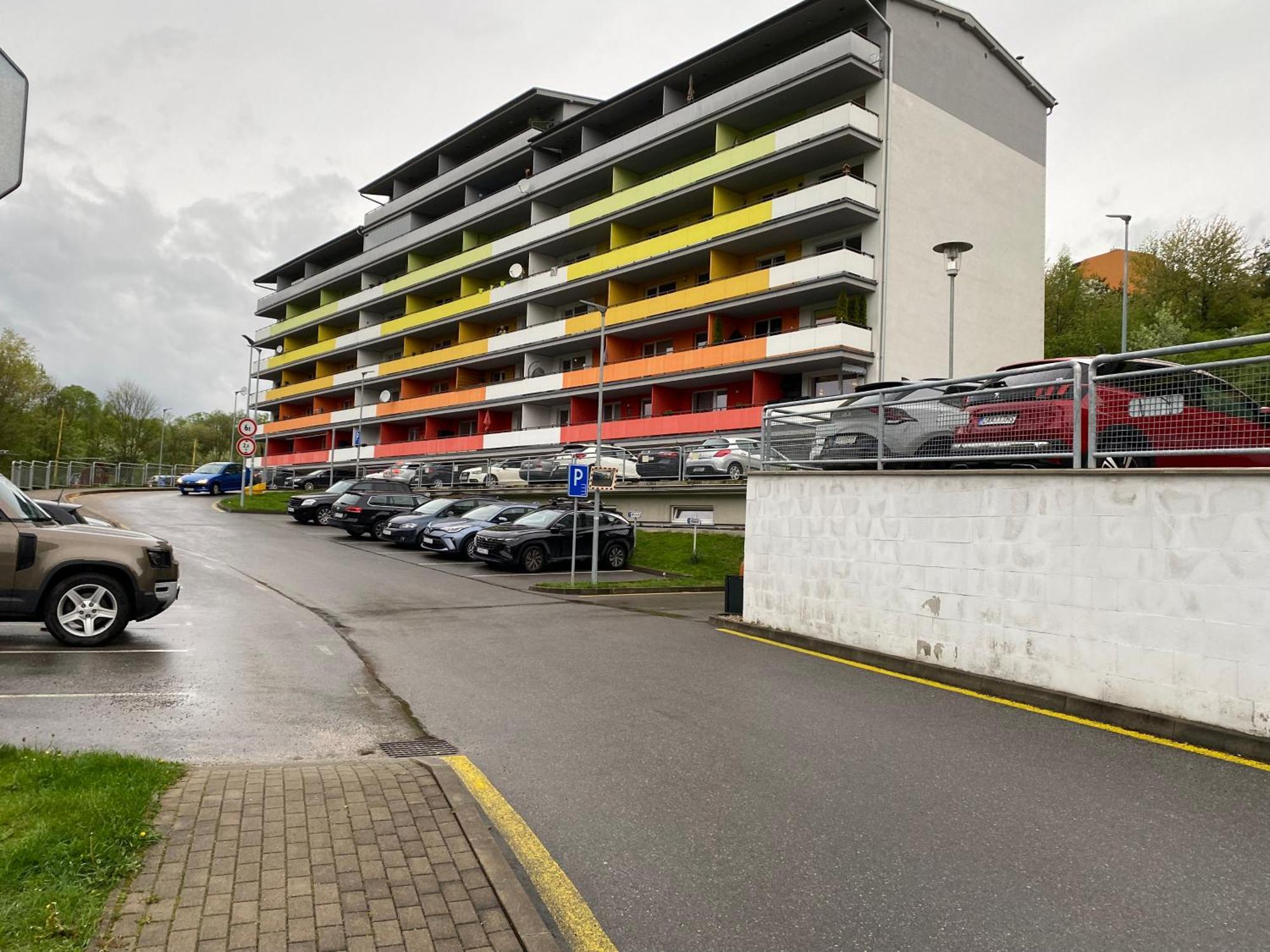 Ferienwohnung Apartman Slnecna Terasa S Vlastnym Parkovanim Na 2 Auta Žilina Zimmer foto